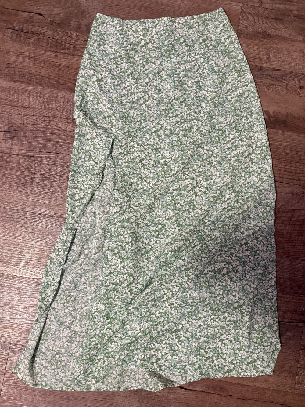 Size 4 green floral maxi skirt with slit
